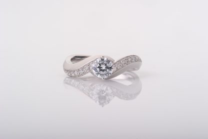 Round-Cut Engagement Rings