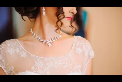 Wedding-Jewelry-with-Your-Dress